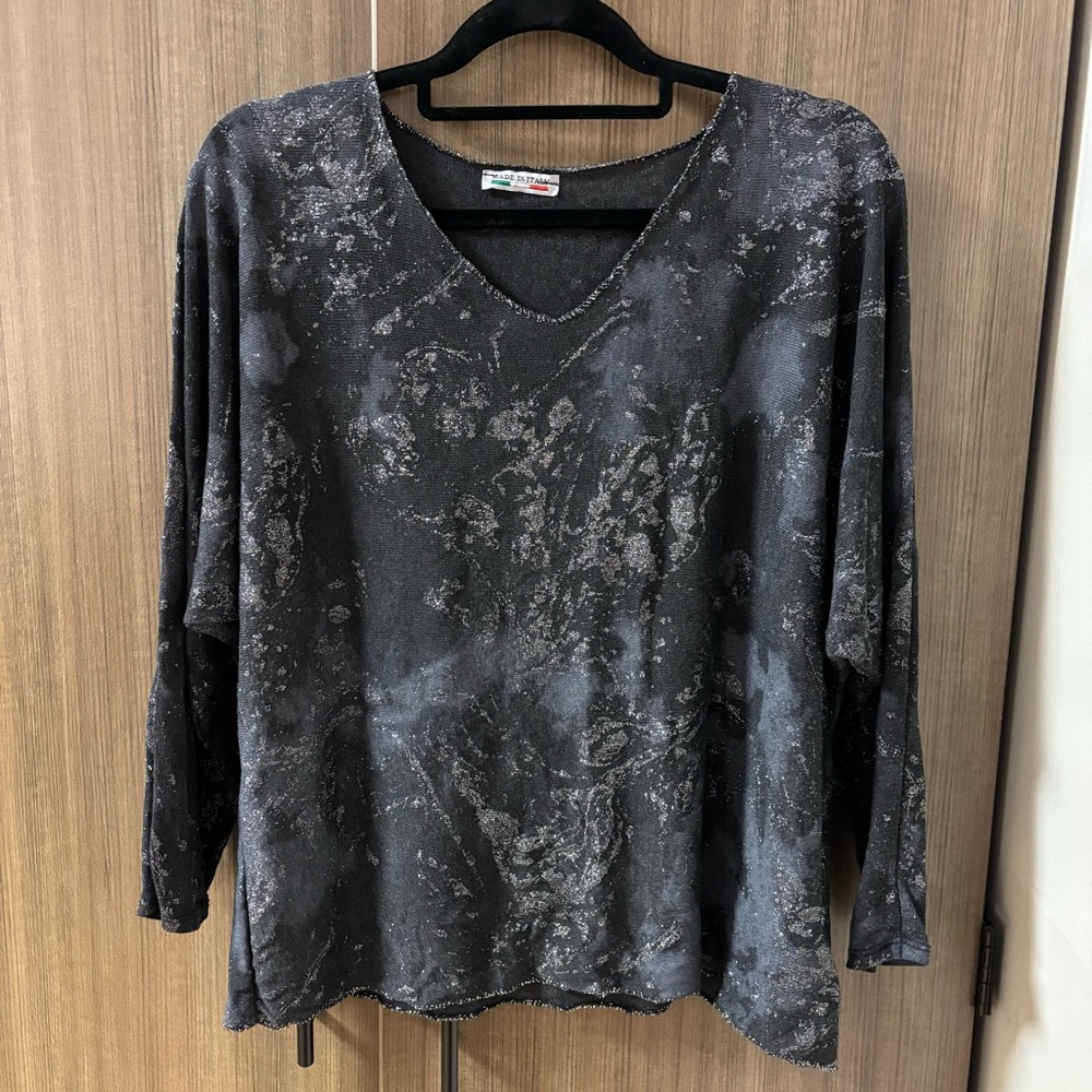 “Made In Italy” Black and Sparkly Cropped Sleeve Top